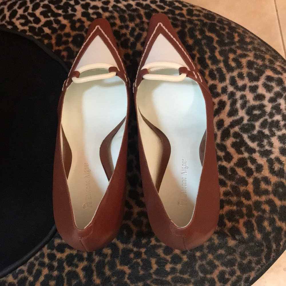 Brand new Etienne Aigner kitten heel pumps.